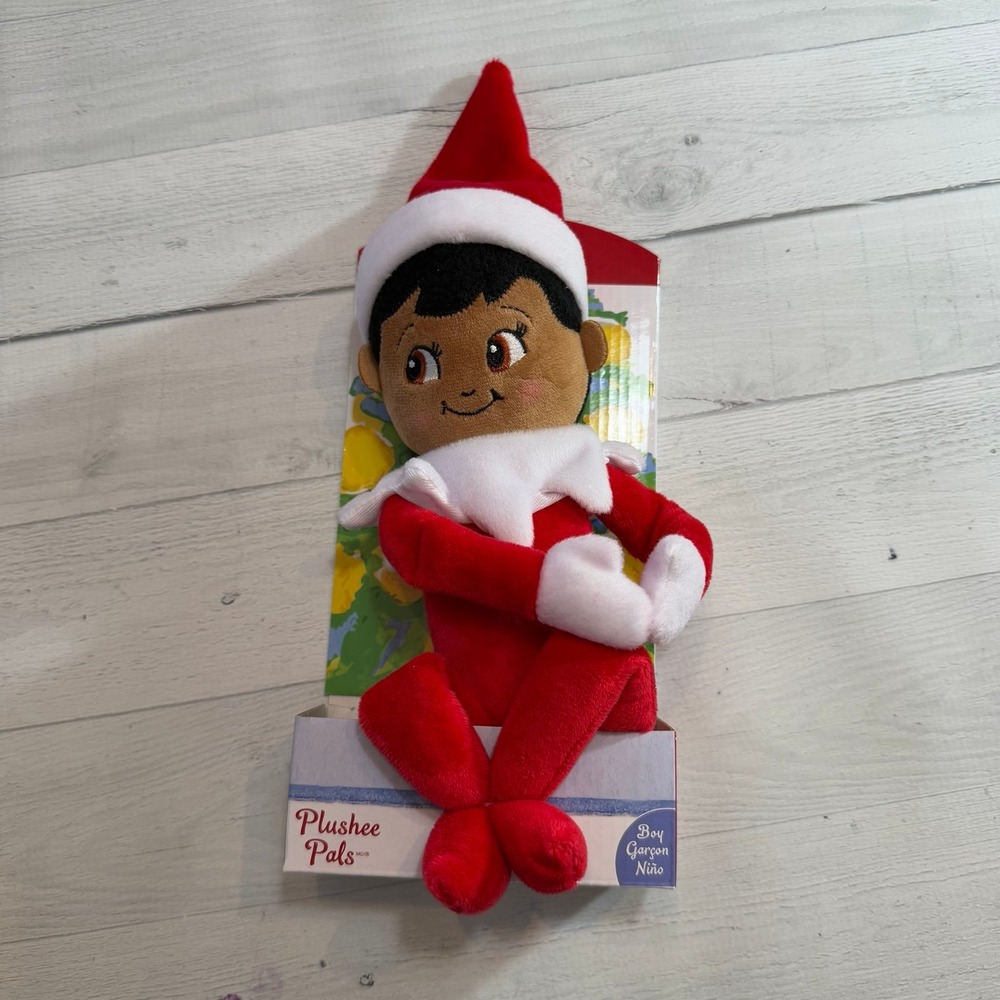 Elf on the Shelf Plushee Pals Snuggler Plush Scout Elf boy dark‎ skin NEW